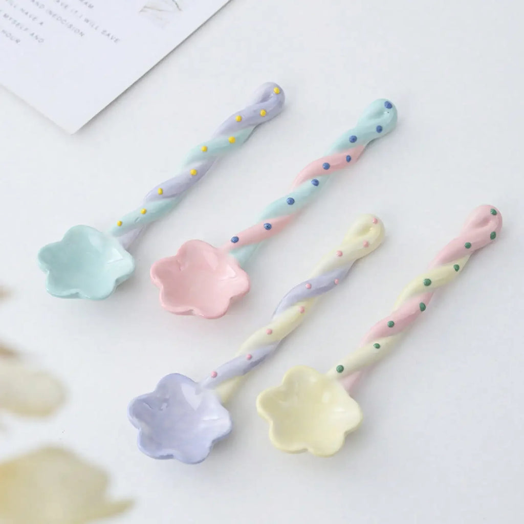 Ceramic Long-Handled Spoon For Home Use, High Aesthetic Value, Cute Ins-Style Stirring Spoon, Coffee Spoon, Girly Spoon, Suitable For Graduation Gifts, Daily Use, And Holiday Presents.