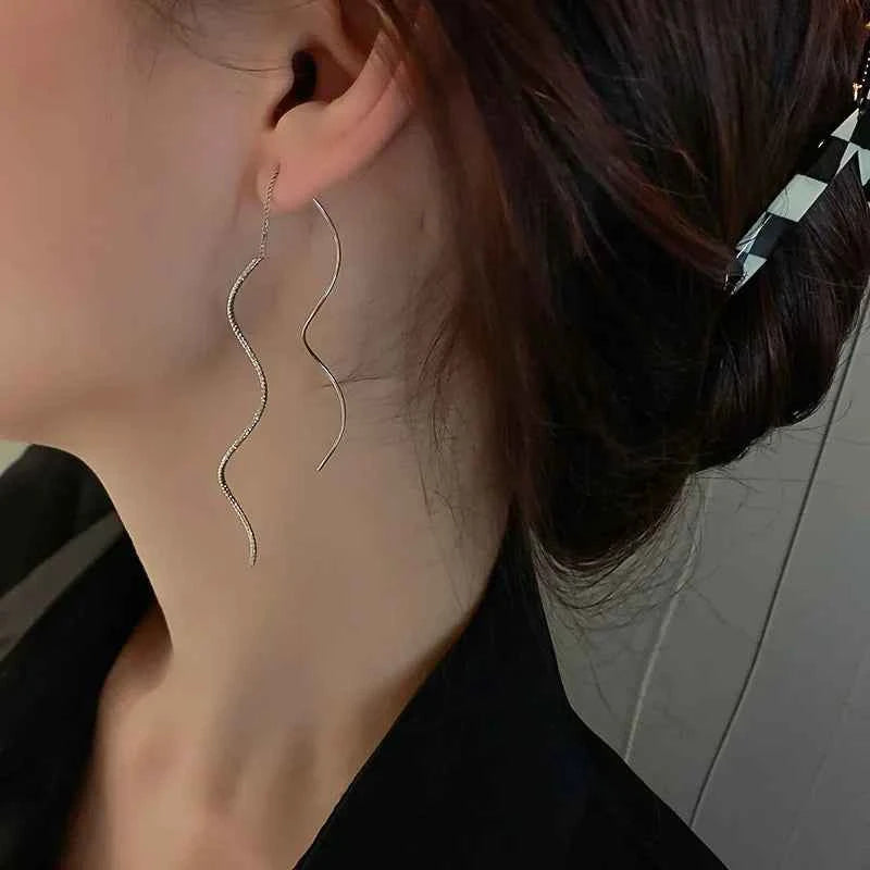 Long Spiral Ear Line Wave Drop Geometric Simple Rhinestones Metal Style Tassel Dangle Earrings for Women Party Fashion Jewelry N