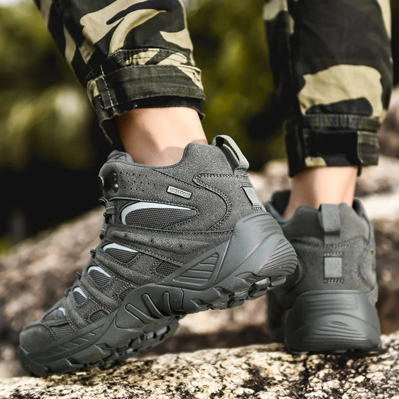 New Men's Boots Fashion Outdoor Boots Breathable Hiking Boots Autumn Shoes Sneakers lightweight Non-slip Men Desert Ankle Boots