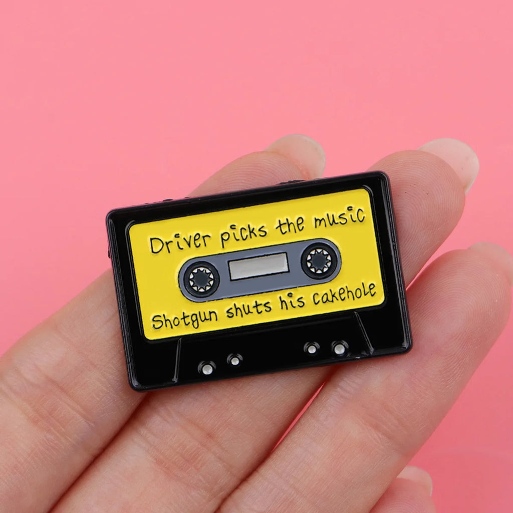 Vintage 1985 Brooch Creative Tape Enamel Pins Music TV Lapel Pin For Backpack Clothing Accessories Metal Badge Jewelry Gift