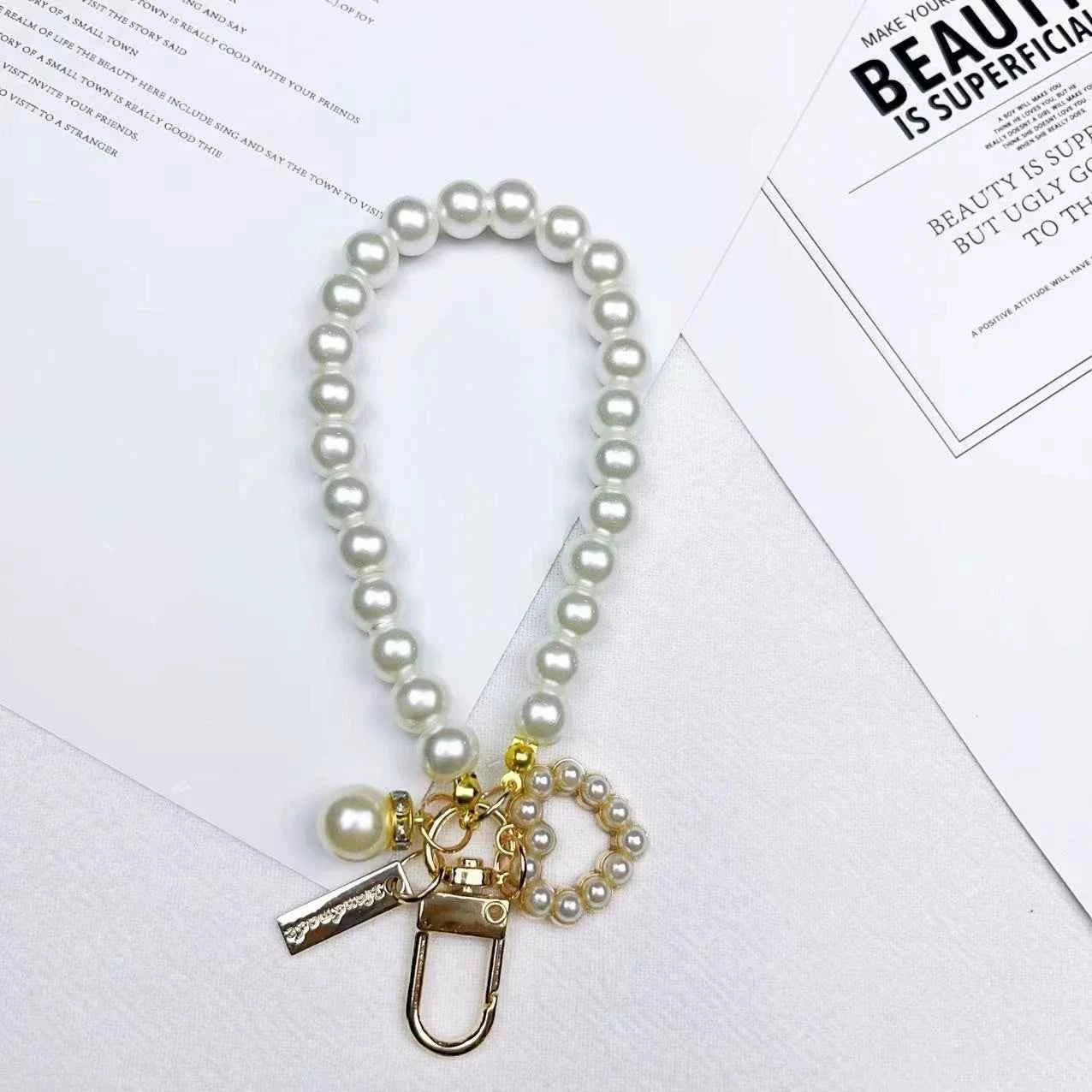 New Arrival Pearl Heart Charm Keyring Bag Charm Accessory for Women, Trendy Key Pendant for Backpacks, Unique Gift Idea