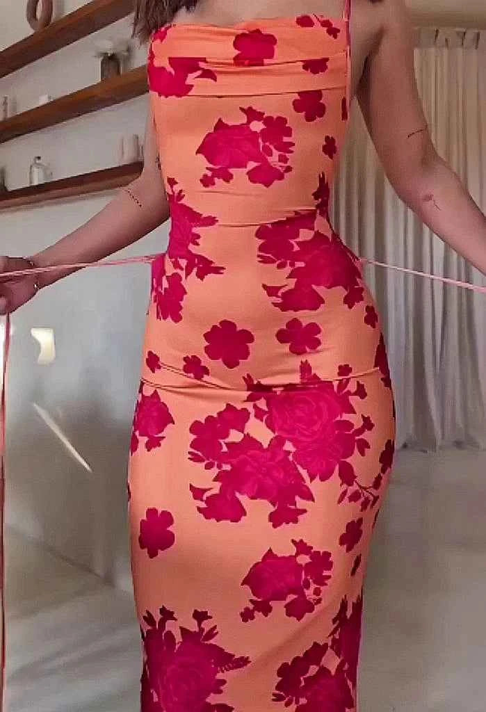 Wholesale of sexy backless lace-up and printed halter dresses for women in summer 2025