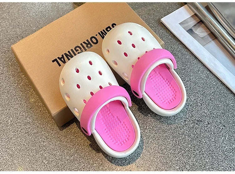 Kids Sandals Outdoors 2025 New Children Slippers Non-slip Soft Sole Students Beach Shoes Hollowed-out Breathable Fashion Trendy