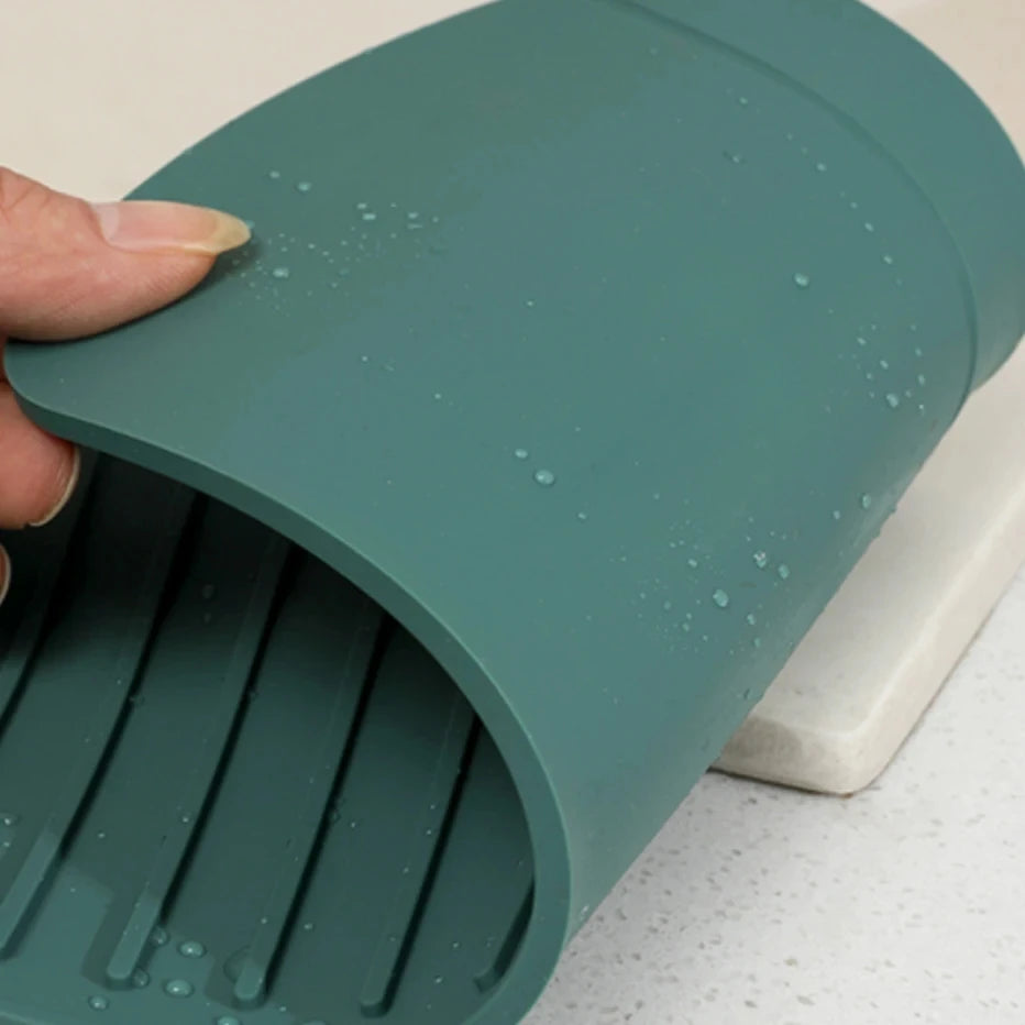 Kitchen Faucet Splash Pad Silicone Sink Faucet Splash Guard Mat Sponge Drain Rack Countertop Protector for Bath Kitchen Gadgets