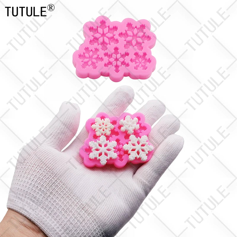 DIY Christmas Snowflakes Keychain Earrings Silicone Mold Snowflake Clay epoxy resin Accessories Moulds cake Chocolate Molds
