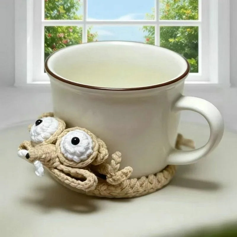 1PC Home decor; Coaster; Heat pad; Squirrel shape; Creative desktop ornament; Hand-woven handicraft; Crochet yarn product.