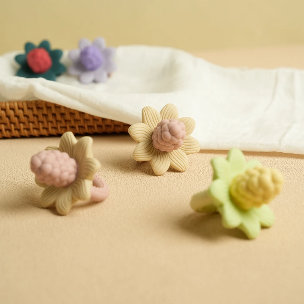 1PCS Silicone Baby Teething Toys Flower Grape Baby Toys Soft Baby Teether Toys Chewing Training Baby Products Baby Accessories