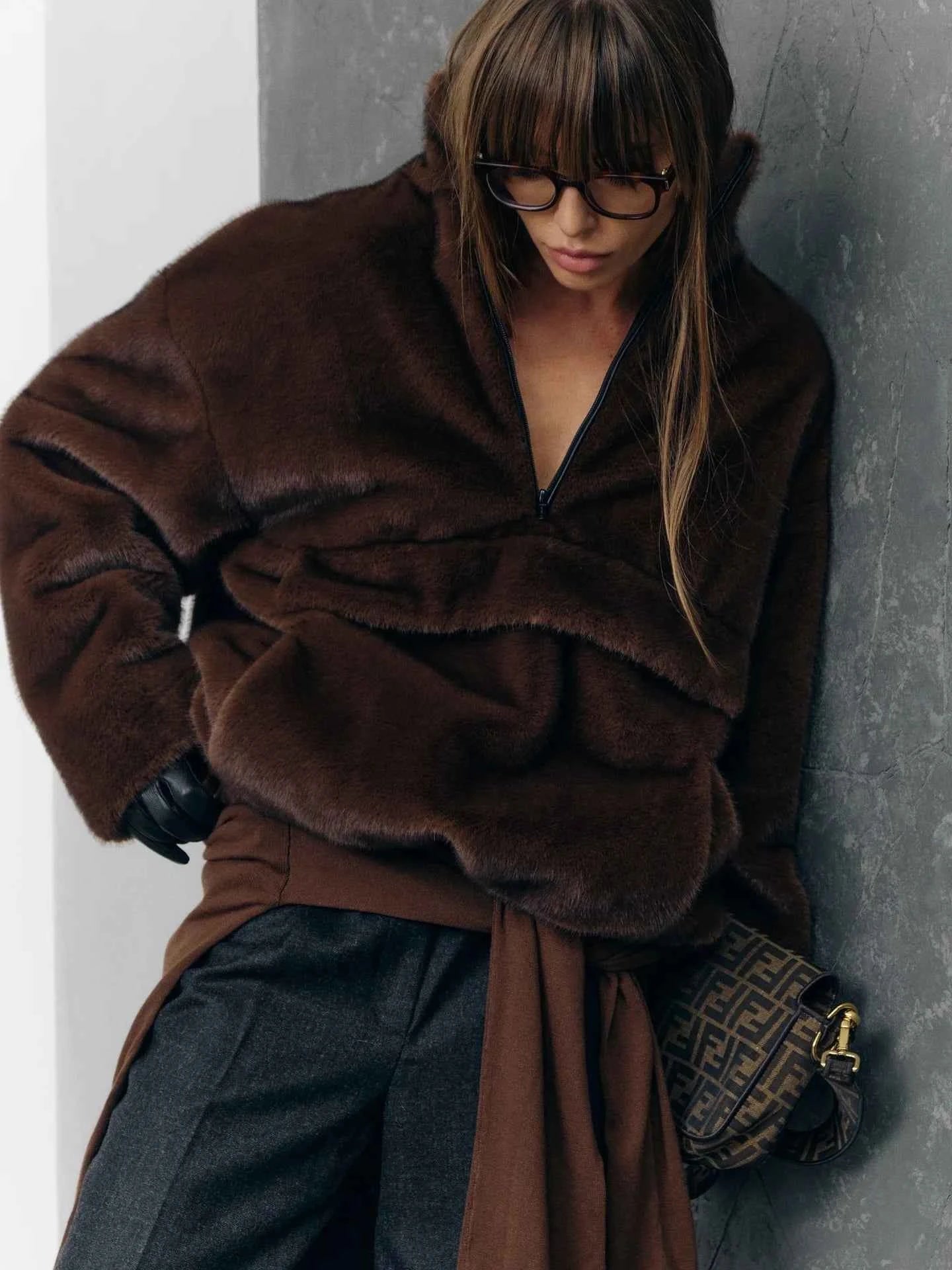 2025 Designer Faux Fur Coat, New Winter Style, Warm Pullover Zipper Top Simple Stylish And Elegant