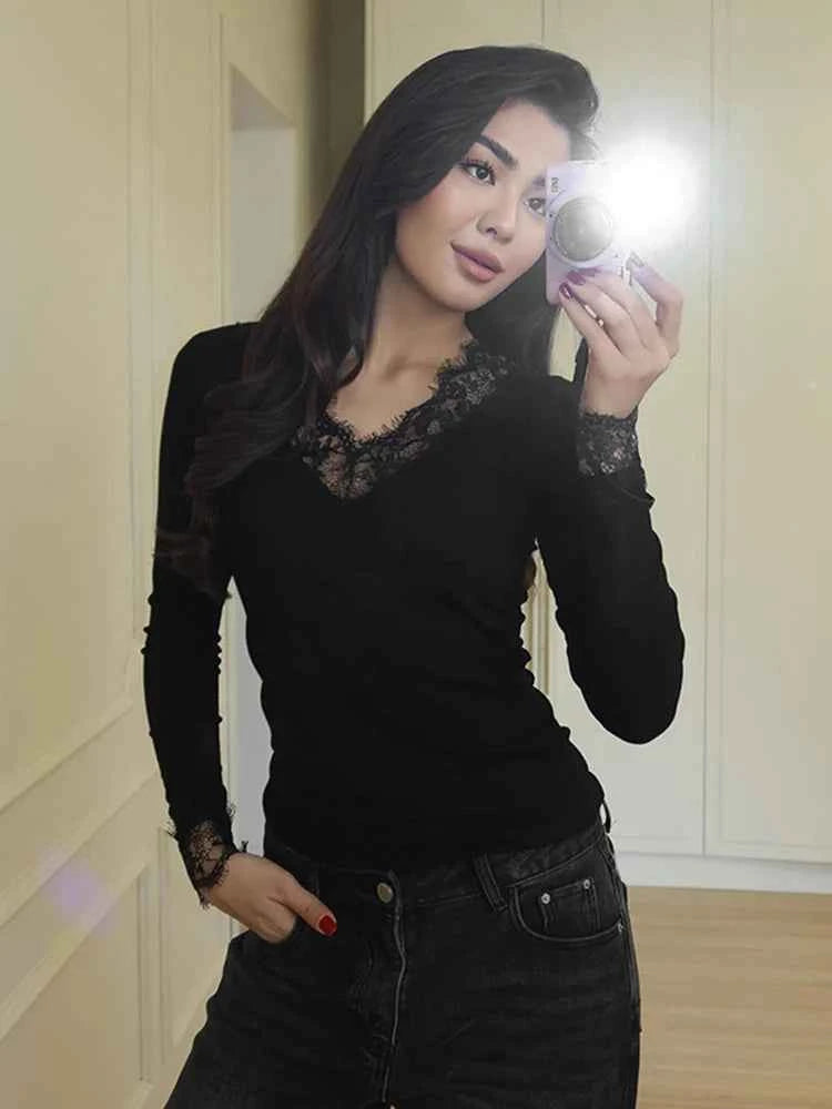 Women's V-neck Lace Splicing Top European American Style Autumn New Waist Exposed Umbilical Fashionable Casual Wear