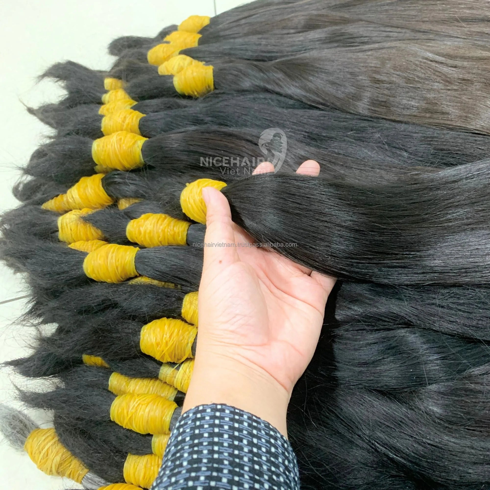 Wholesale 100% Raw Virgin Cuticle Aligned Hair 100% Vietnamese Human Remy Hair with Natural Waves Raw Virgin Asian Slavic hair