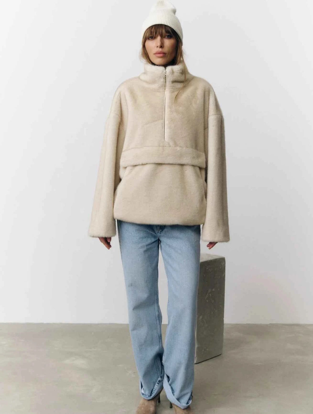 2025 Designer Faux Fur Coat, New Winter Style, Warm Pullover Zipper Top Simple Stylish And Elegant