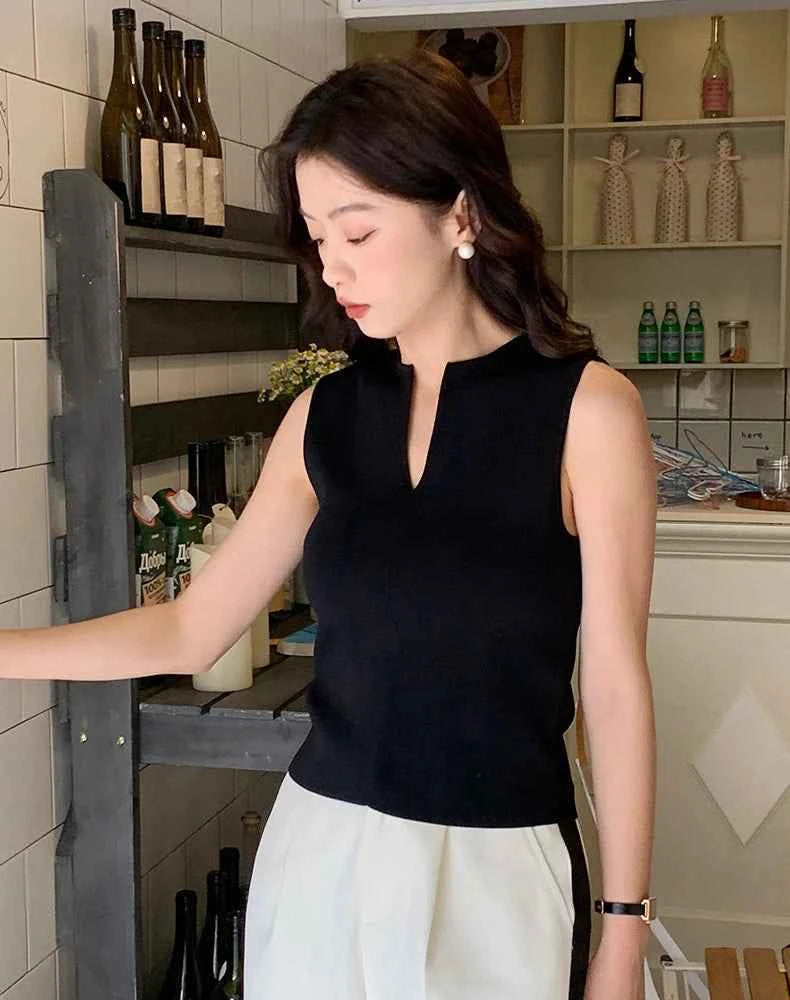 Women V-neck Good Quality Breathable Sleeveless Knit Tank Top Sweater Vest Spring Summer New in Chic Top Minimal Style