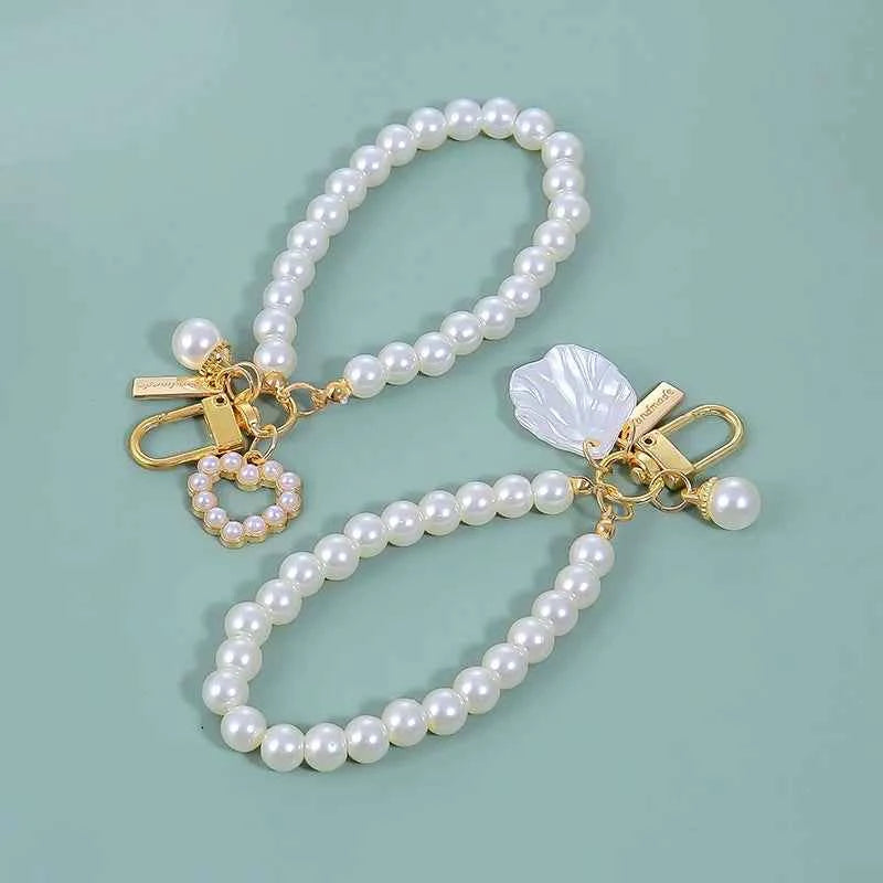 New Arrival Pearl Heart Charm Keyring Bag Charm Accessory for Women, Trendy Key Pendant for Backpacks, Unique Gift Idea