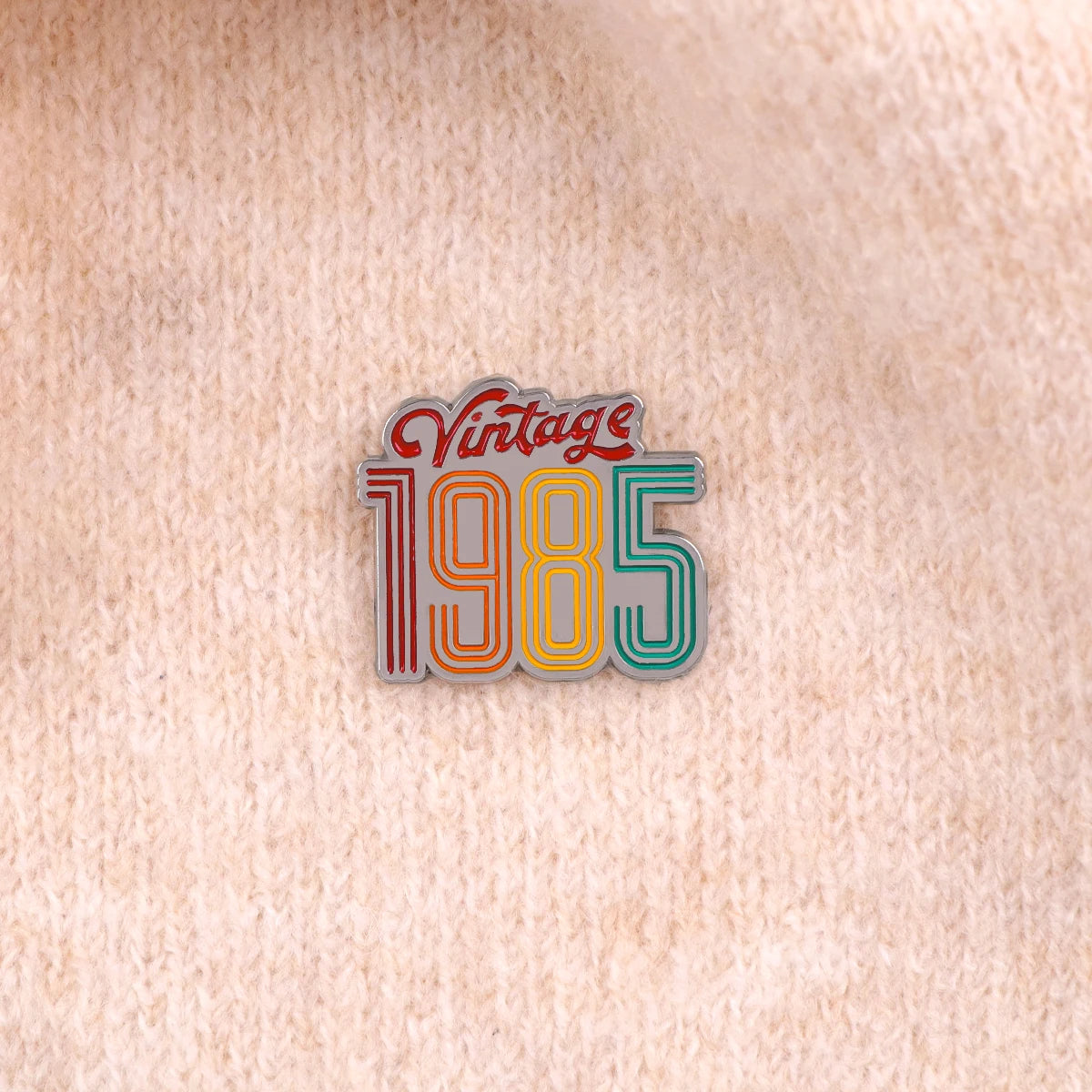 Vintage 1985 Brooch Creative Tape Enamel Pins Music TV Lapel Pin For Backpack Clothing Accessories Metal Badge Jewelry Gift