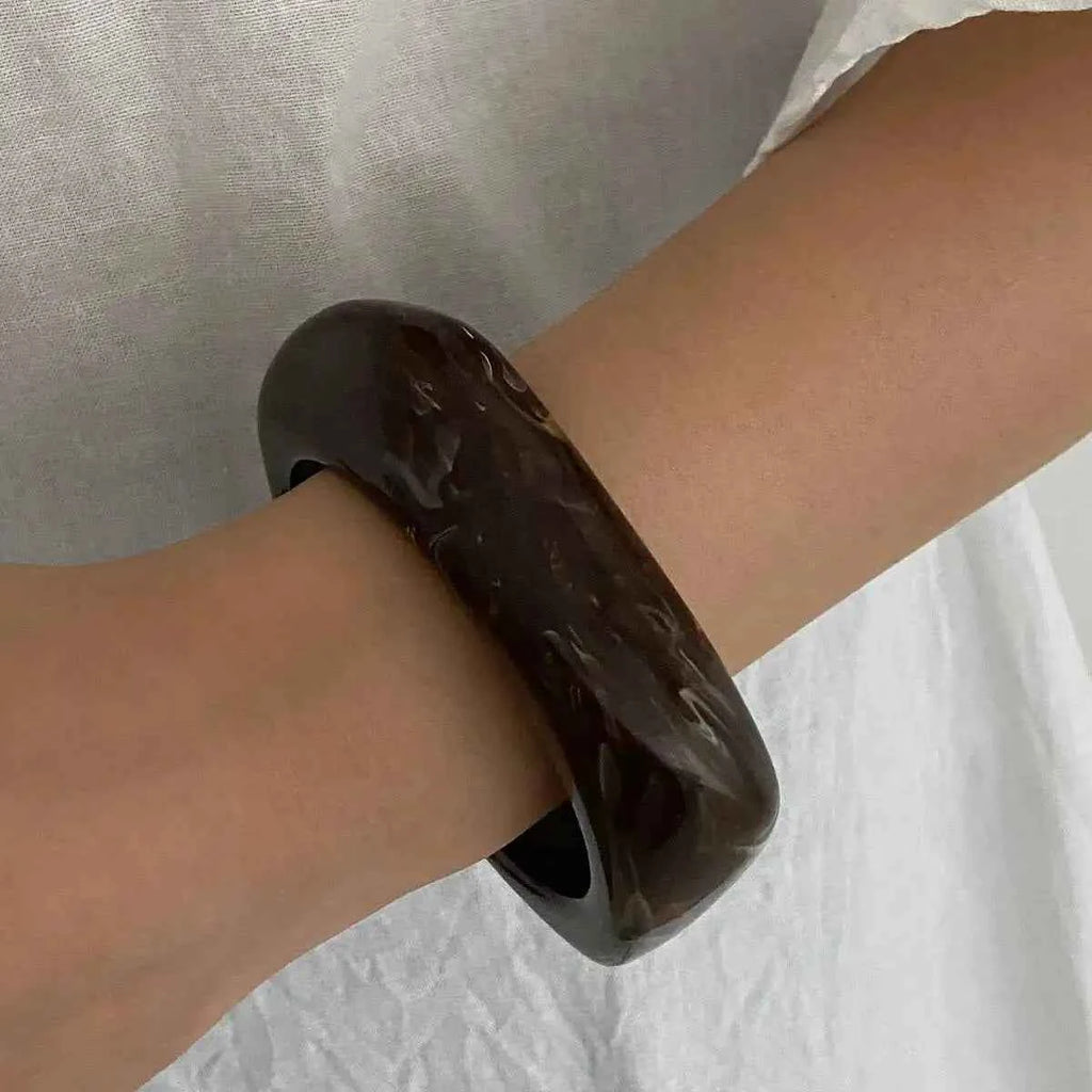 Ingemark 3 Styles Vintage Boho Chunky Resin Acrylic Bangles for Women Boho Wide Chunky Round Stackable  Bracelets Hand Jewelry