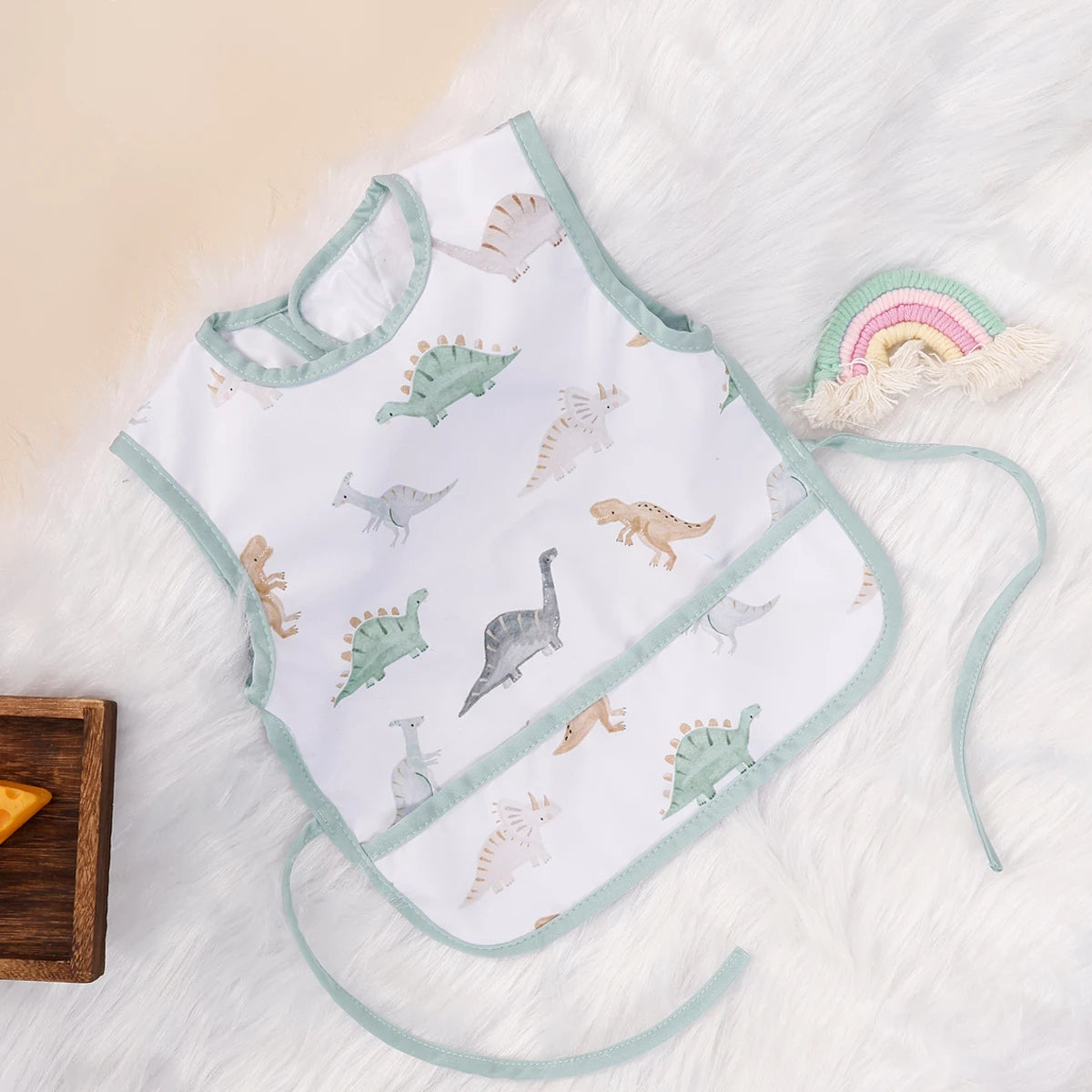 Elinfant waterproof magic tape baby feeding bibs, multifunctional breathable baby saliva towel burp cloth