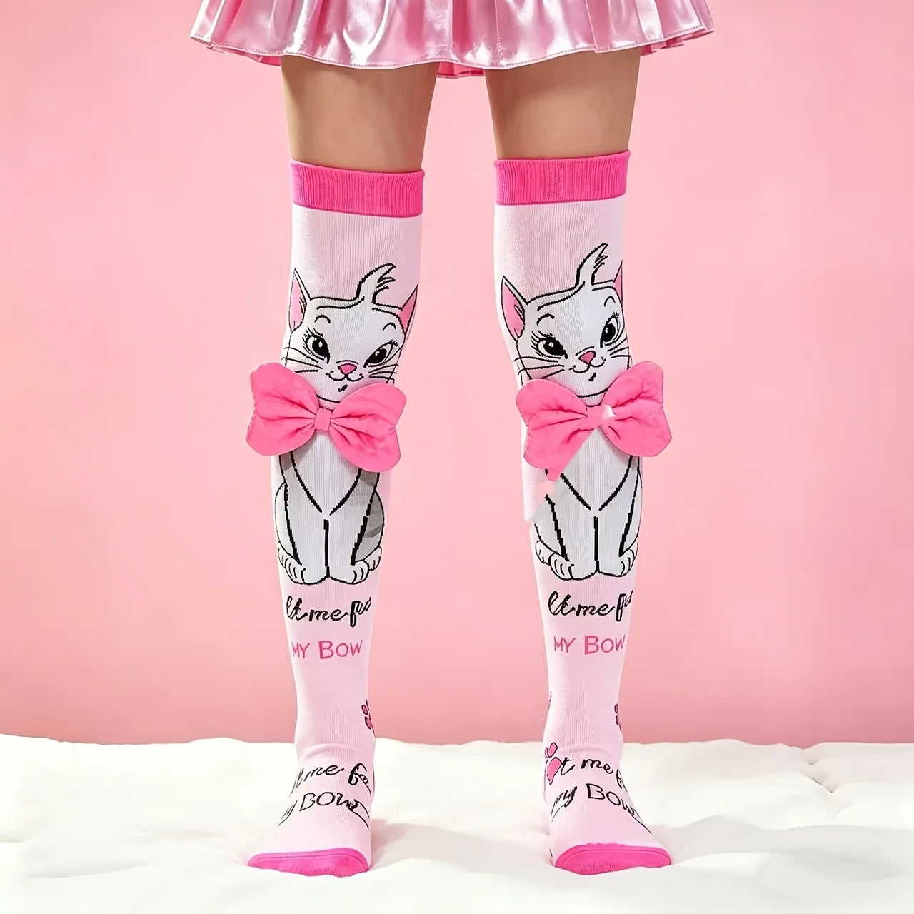 1 pair of cartoon cat girls' knee socks, playful style, high elasticity without straining their legs, with three-dimensional bow