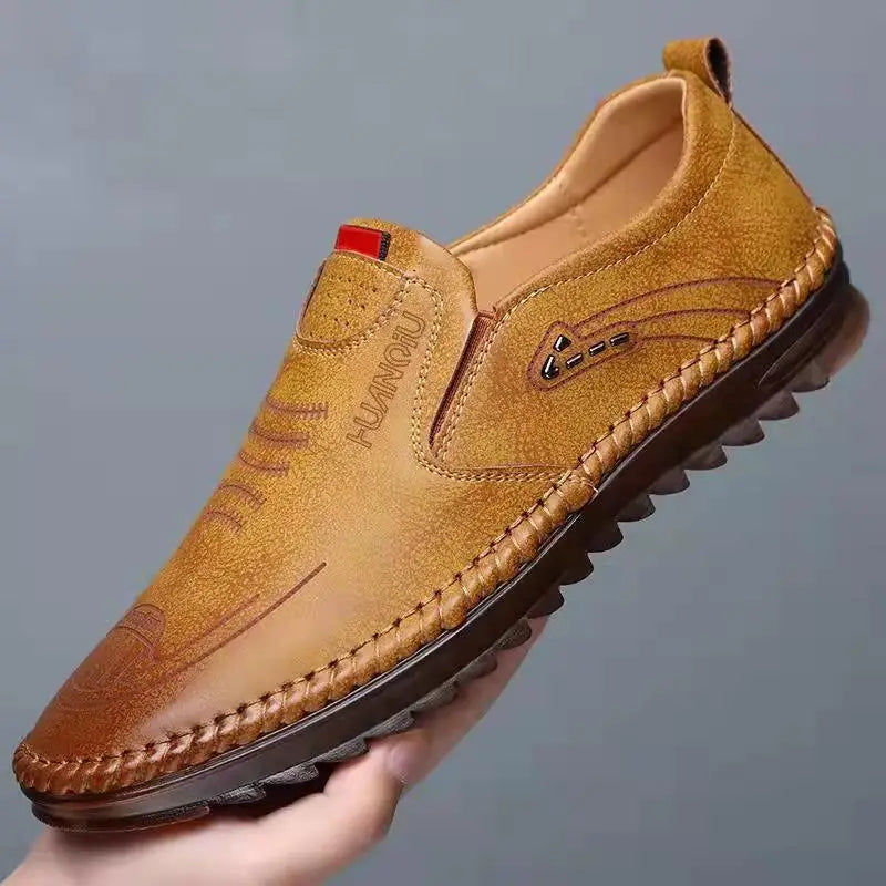 Fashionable Soft Leather Men's Shoes Wear-Resistant Bean Bean Shoes Breathable round Toe Flat Heel Casual Shoes for Spring