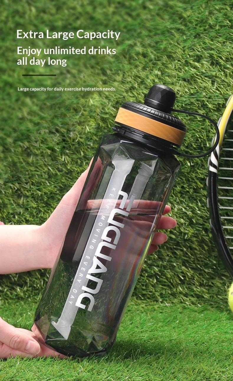 Large-capacity Sports Water Bottle Made of PC Material with Leak-proof Design Suitable for Use in Fitness Venues and Outdoors