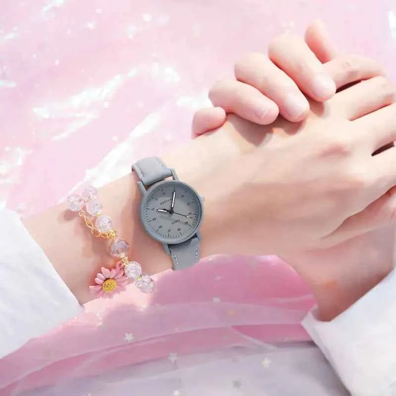 YIKAZE Women's Watch PU Leather Strap Women Quartz Watches Waterproof Round Dial Retro Bracelet Watch Ladies Girls Wristwatch