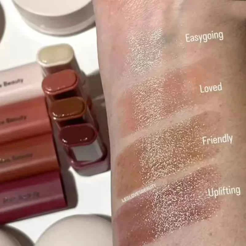 Hydrating Liquid Lip Gloss – Long-Lasting Moisturizing Shine