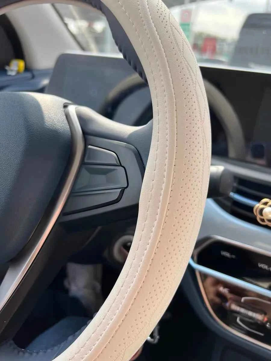 Embossed PU Leather Patchwork Car Steering Wheel Cover, Non-slip, Breathable, Universal 15 Inch (Approx. 38cm)