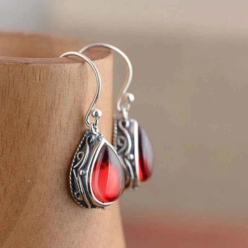 Huitan Green/Red Pear Stone Drop Earrings for Women Ethnic Style Aesthetic Carved Pattern Temperament Lady's Earrings Jewelry