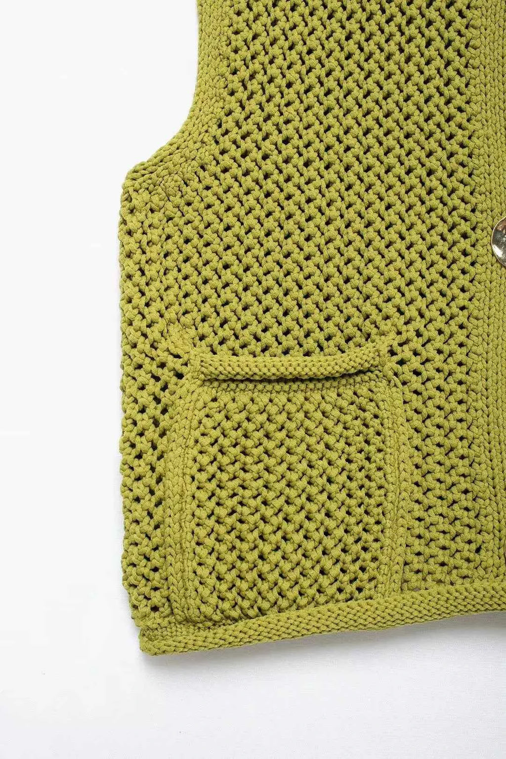 Women Fashion Sleeveless Coarse Needle Knitting Vest Sweater Female Chic Big Pockets Patch Buttons Cardigan Waistcoat Tops