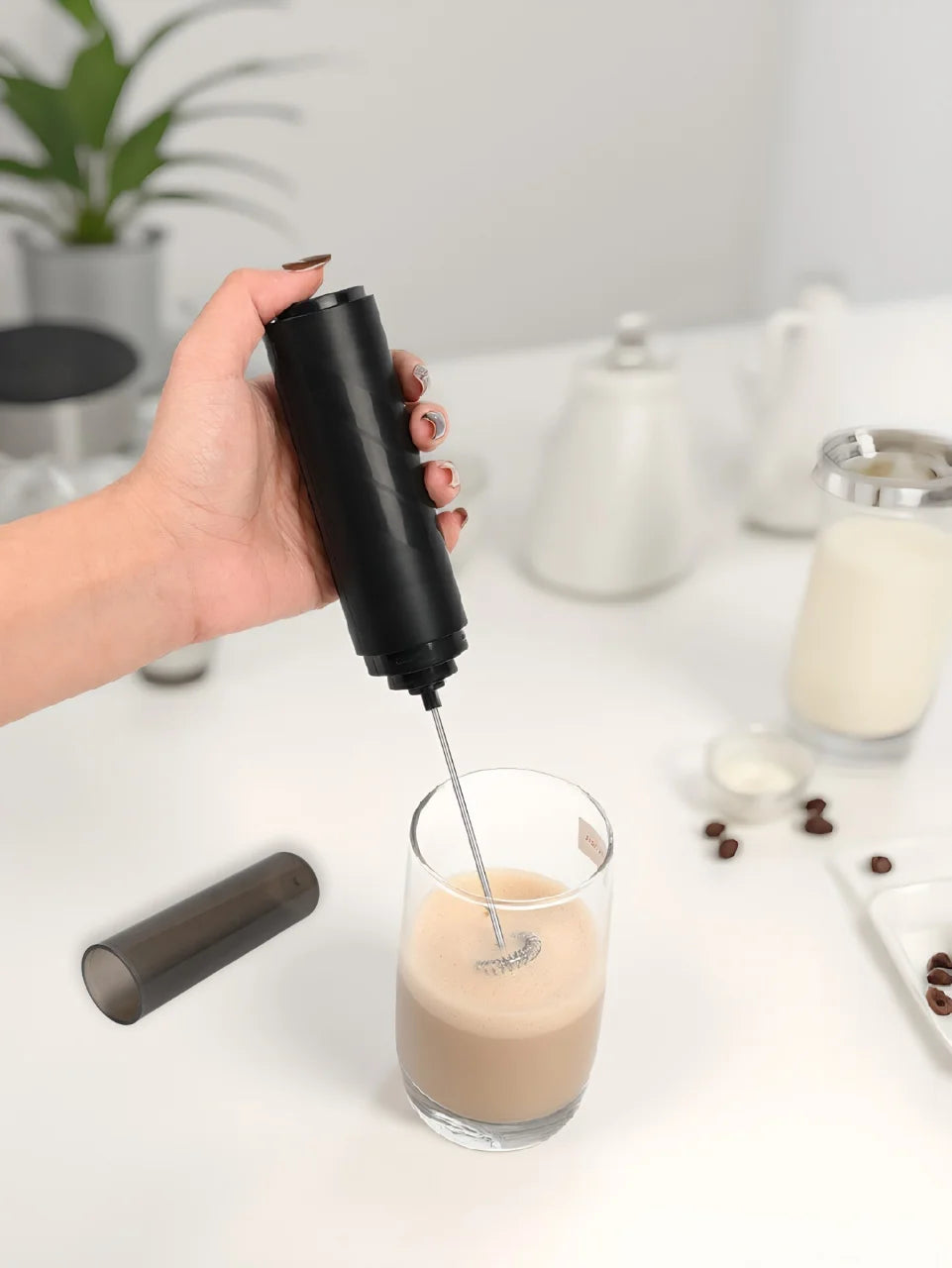 Portable AA Battery Powered Electric Milk Frother Coffee Cream Mixer Egg Beater Kitchen Blender for Coffee Lovers