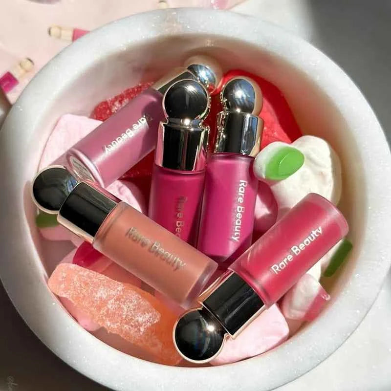 Hydrating Liquid Lip Gloss – Long-Lasting Moisturizing Shine