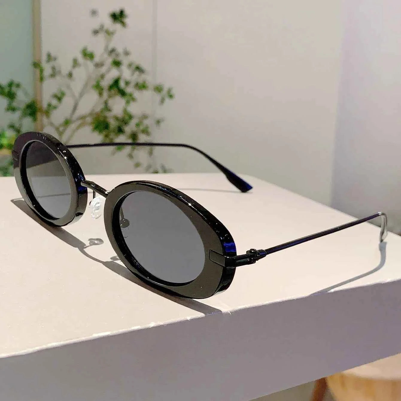 Small Oval Frame Retro Sunglasses Luxury Metal Designer Shades Women's Trendy Fashion Brand Leopard Beach Sun Glasses for Lady
