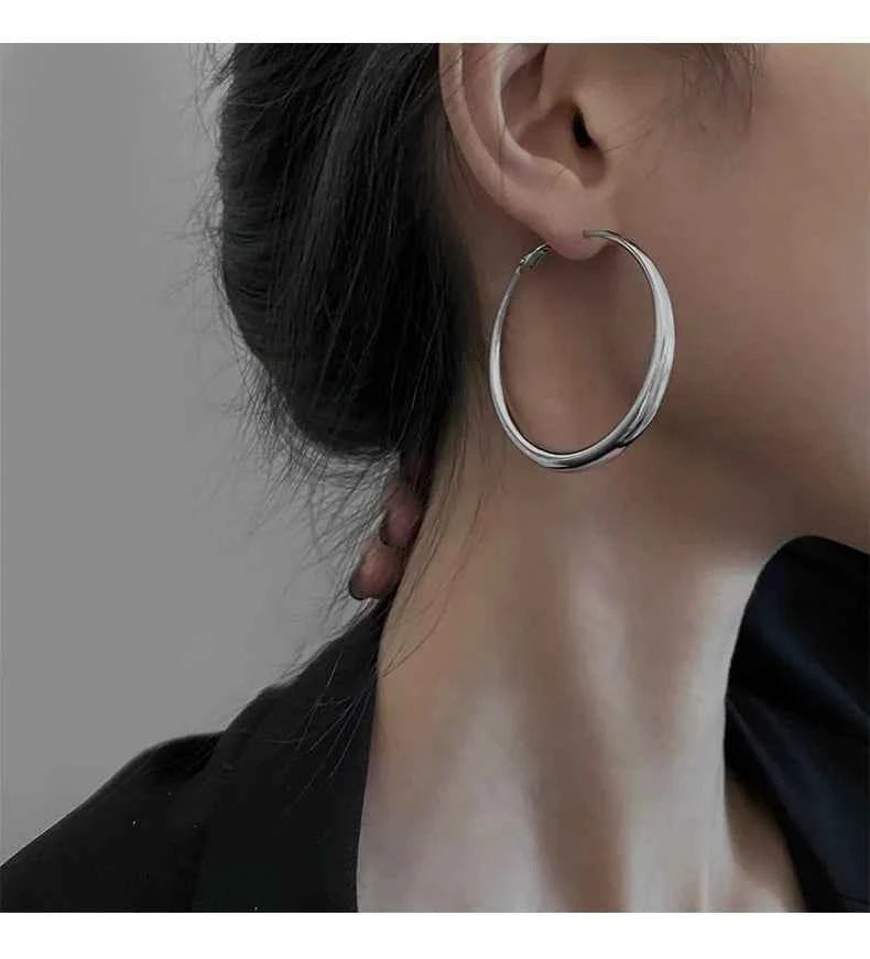 Fashion Exaggerated Big Circle Hoop Earrings for Women Statement Jewelry Smooth Circle Earrings Femme Boucles d'oreilles