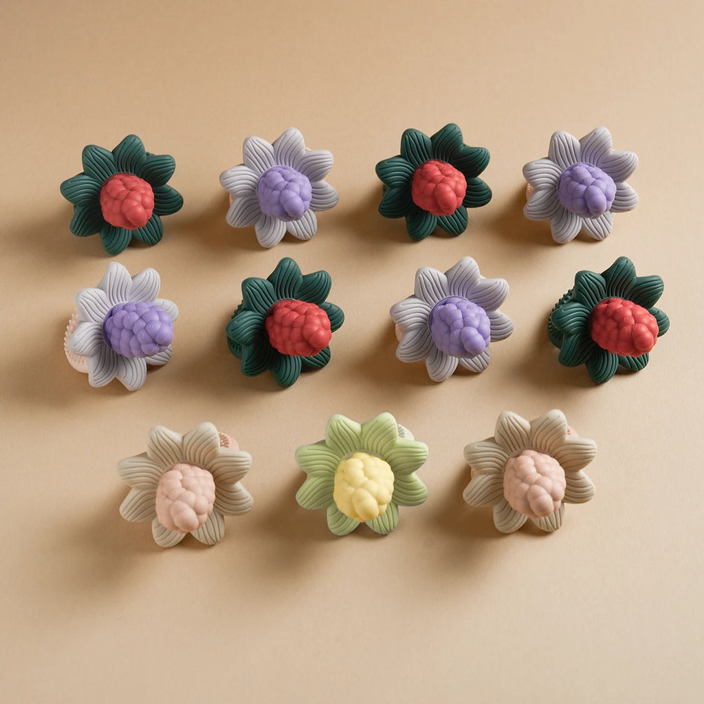 1PCS Silicone Baby Teething Toys Flower Grape Baby Toys Soft Baby Teether Toys Chewing Training Baby Products Baby Accessories