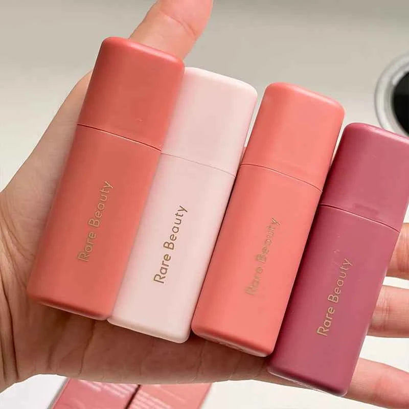 Hydrating Liquid Lip Gloss – Long-Lasting Moisturizing Shine