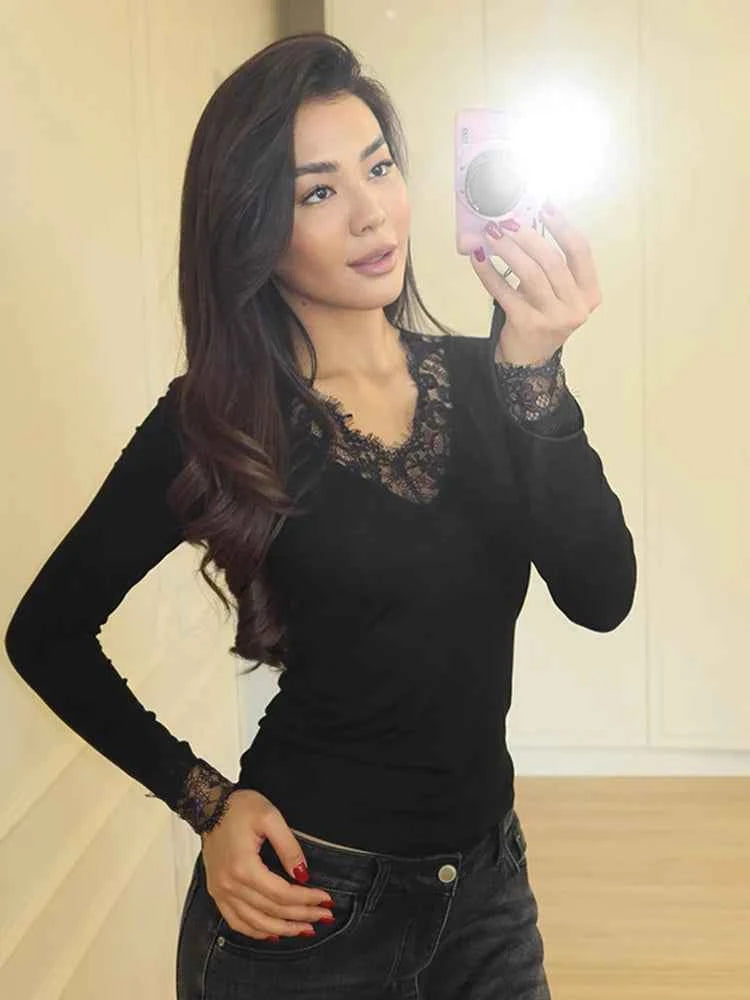 Women's V-neck Lace Splicing Top European American Style Autumn New Waist Exposed Umbilical Fashionable Casual Wear