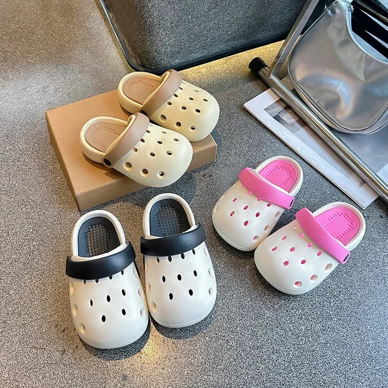 Kids Sandals Outdoors 2025 New Children Slippers Non-slip Soft Sole Students Beach Shoes Hollowed-out Breathable Fashion Trendy