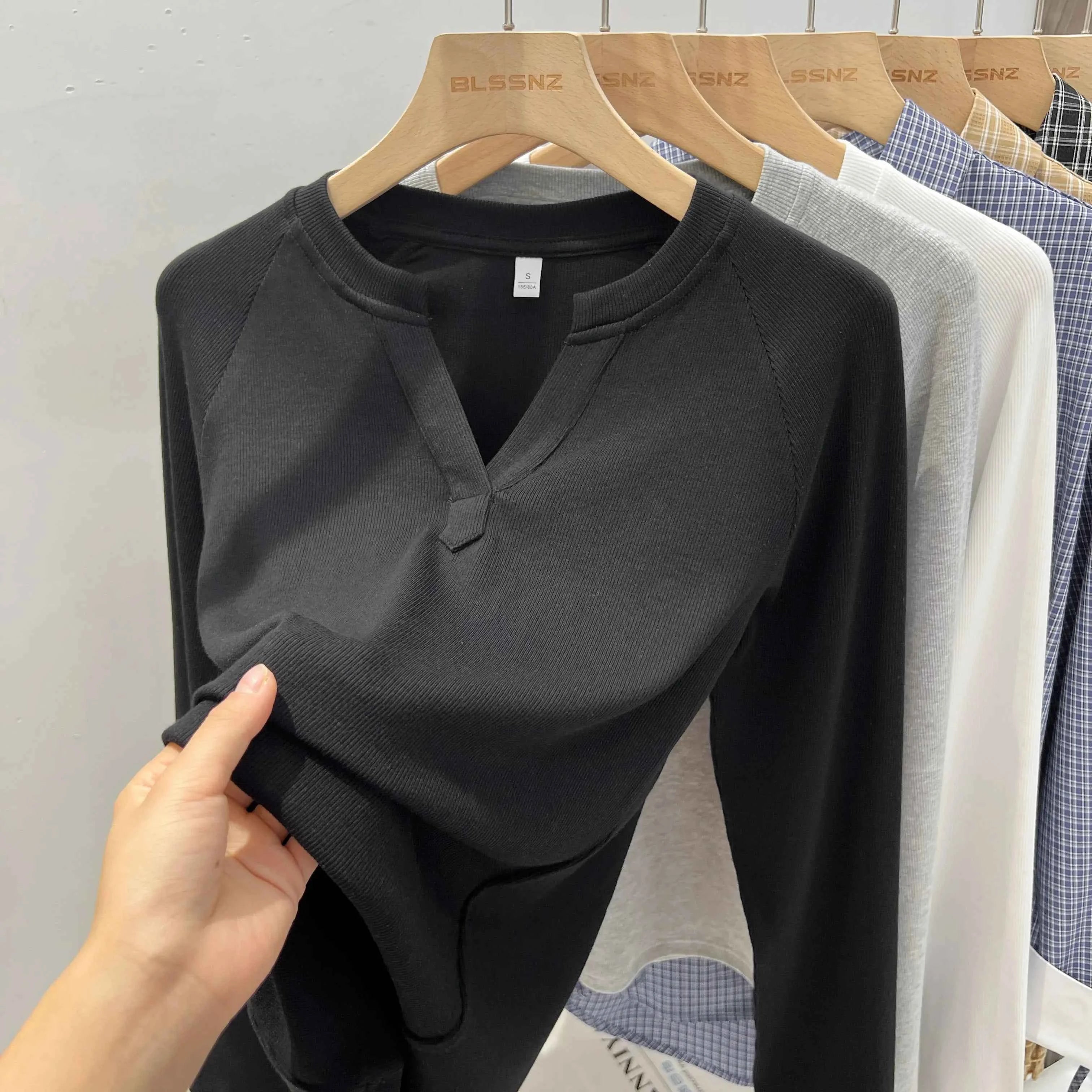 2026 Women's Basic Style Slim Fit V-Neck Long Sleeve T-Shirt Korean Style Versatile Simple Base Layer Top Casual Tee for Women