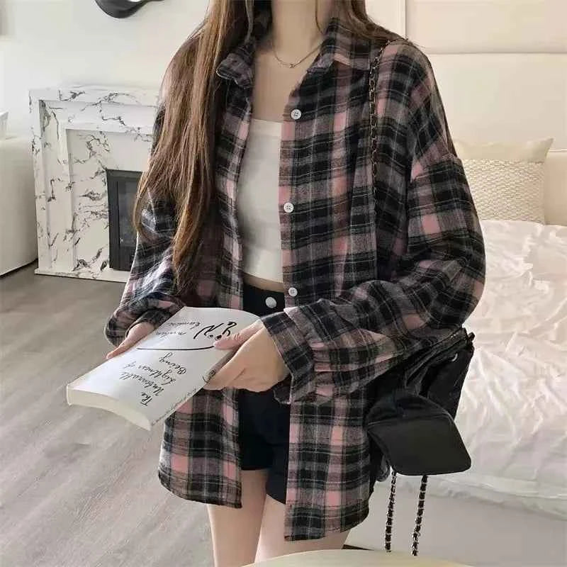 Women Tartan Shirt Long Sleeve Collared Button Up Oversized Plaid Shirt Jacket Grunge Fashion Teenage Girl Spring Summer Outfit