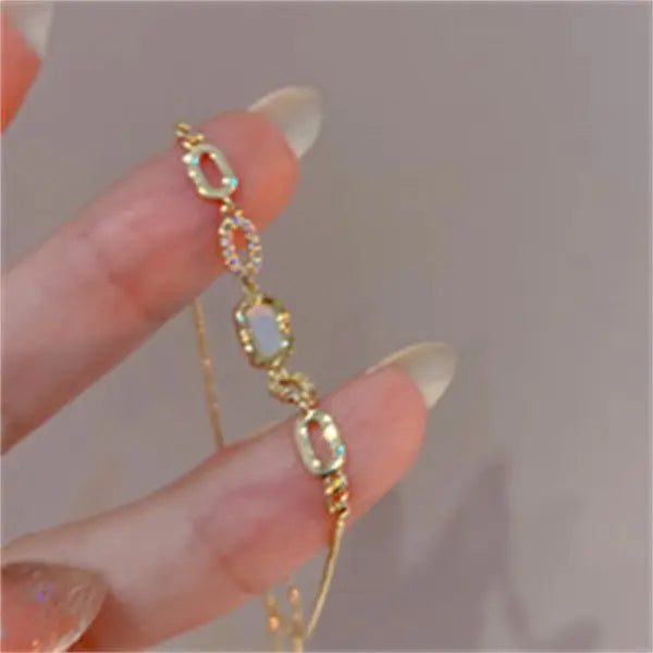 Elegant Red Crystal Zircon Metal Chain Bracelets for Women Colorful Heart Bracelets Party Wedding Wrist Charms Jewelry Gift