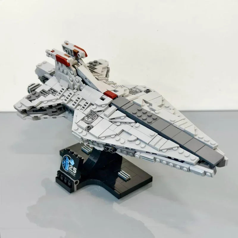 NEW 660PCS Space Venator Class Star Destroyer Midi Scale Moc Building Blocks Model Creative Expert Bricks DIY Assemble Toys Gift