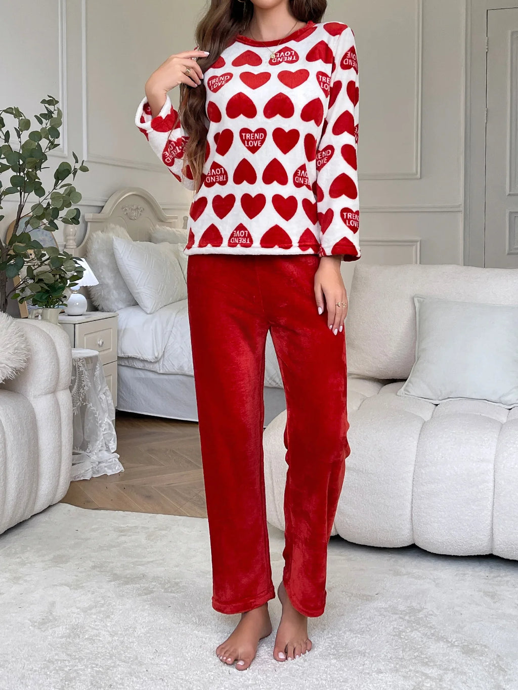Thick and Warm Winter Flannel Sleepwear Soft Long Sleeved Pants Women's Pyjamas Set Heart-Shaped Pattern Student Nightwear