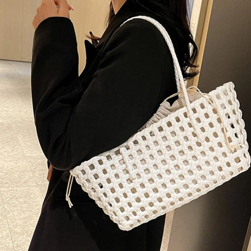 1pcs Plastic Hollow Weave Bag Countryside Style Large Capacity Beach Tote Bag Bucket Bag Bohemian Style Woman PVC Handbag Summer