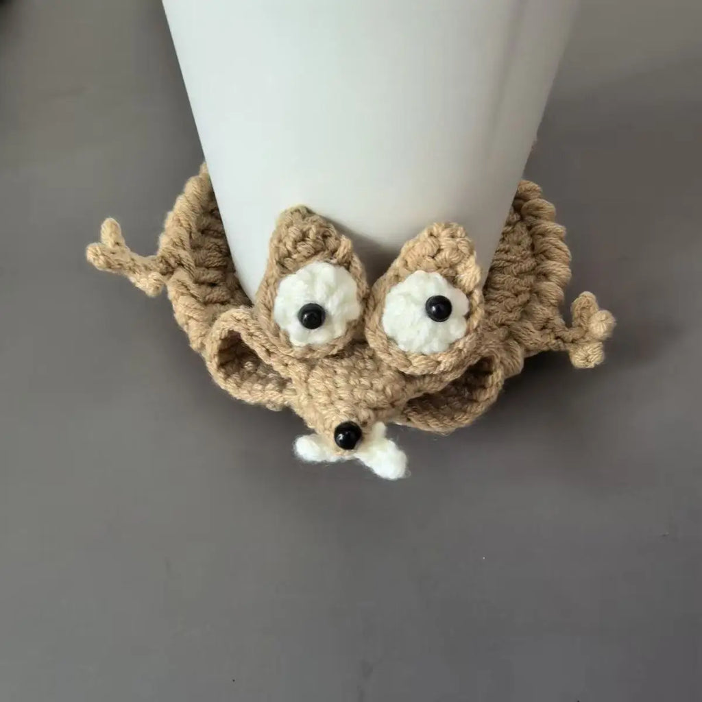 1PC Home decor; Coaster; Heat pad; Squirrel shape; Creative desktop ornament; Hand-woven handicraft; Crochet yarn product.
