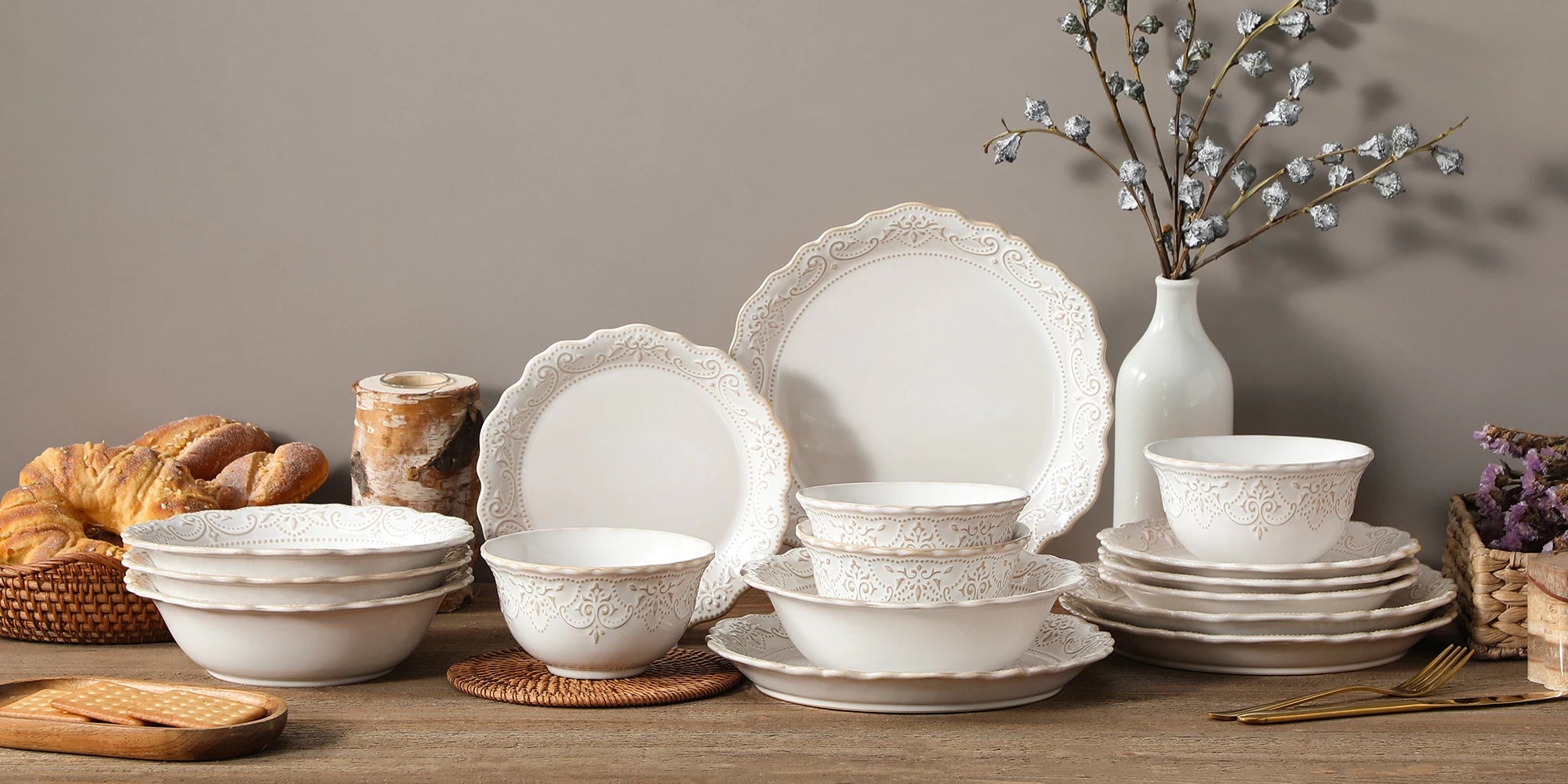 MALACASA 16/32 Piece Plates Dinner Sets Relief White Stoneware Dinnerware Set with 4 PCS Dinner Plate/Dessert/Cereal Bowl/Soup
