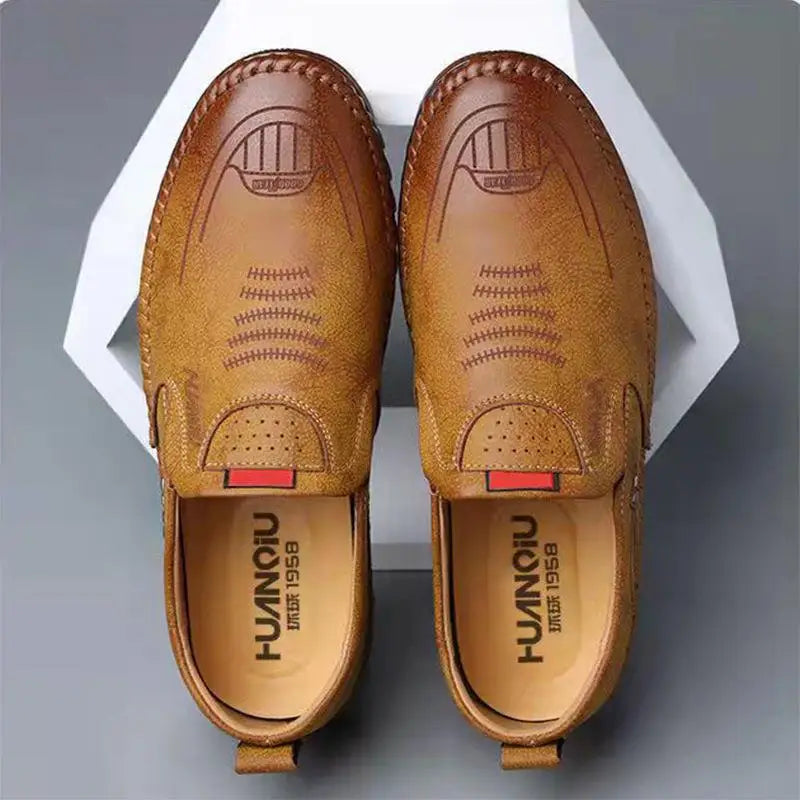 Fashionable Soft Leather Men's Shoes Wear-Resistant Bean Bean Shoes Breathable round Toe Flat Heel Casual Shoes for Spring