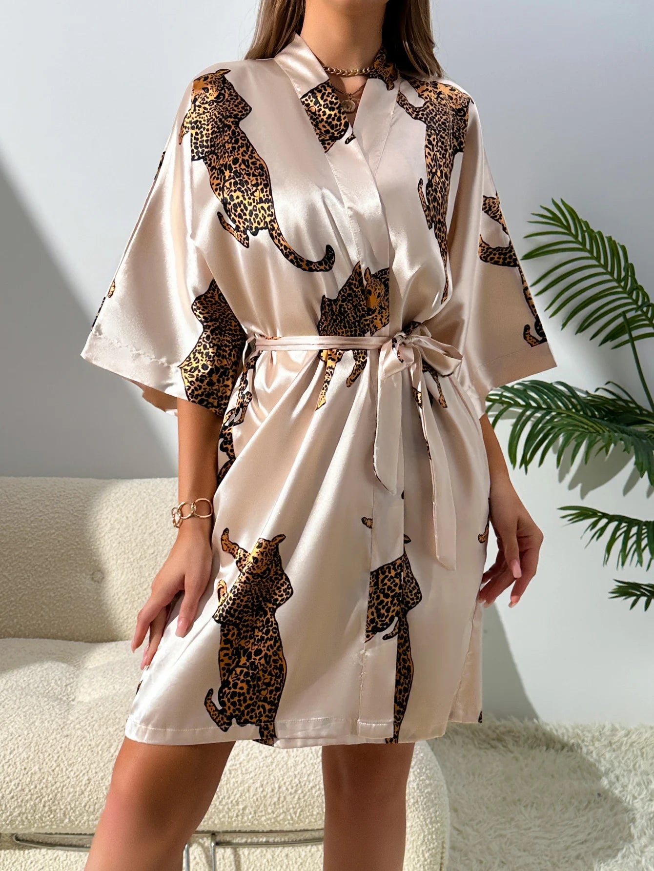 Women's Kimono Robe Fashionable Leopard Print Short Sleeve Tie Waist Night Robe Sleepwear Loungewear