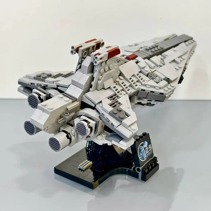 NEW 660PCS Space Venator Class Star Destroyer Midi Scale Moc Building Blocks Model Creative Expert Bricks DIY Assemble Toys Gift