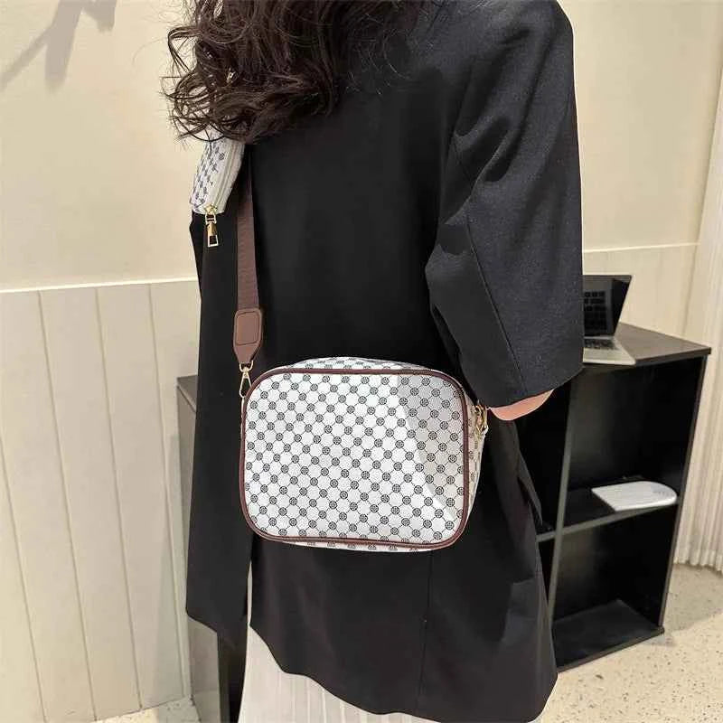 Vintage Pattern Crossbody Bags for Women Shoulder Shell Bag Trend Small Purse and Handbag Luxury Designer Female Square Bag