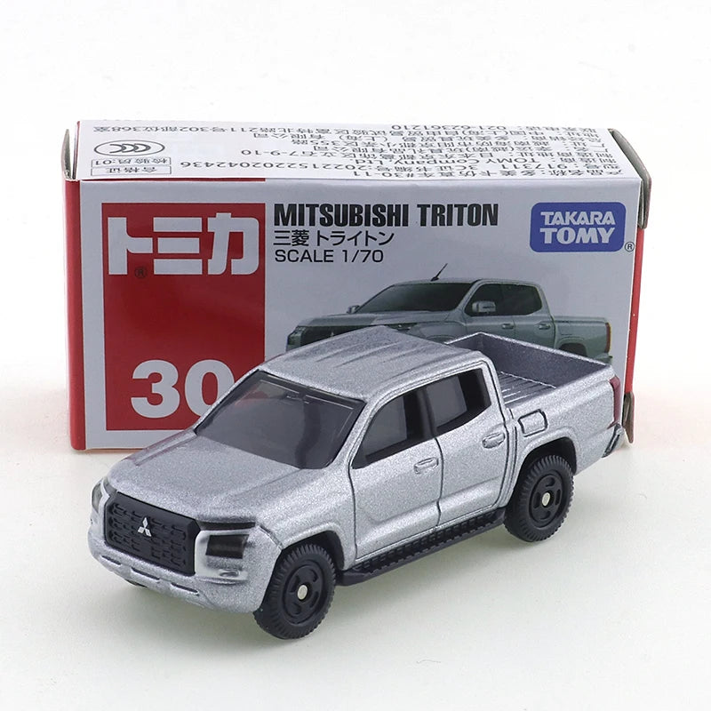 Takara Tomy Tomica No.21-No.40 Toyota Hilux 1/70 Diecast Metal Diecast Automotive Model Ornaments Cas Toys Gift Decorations