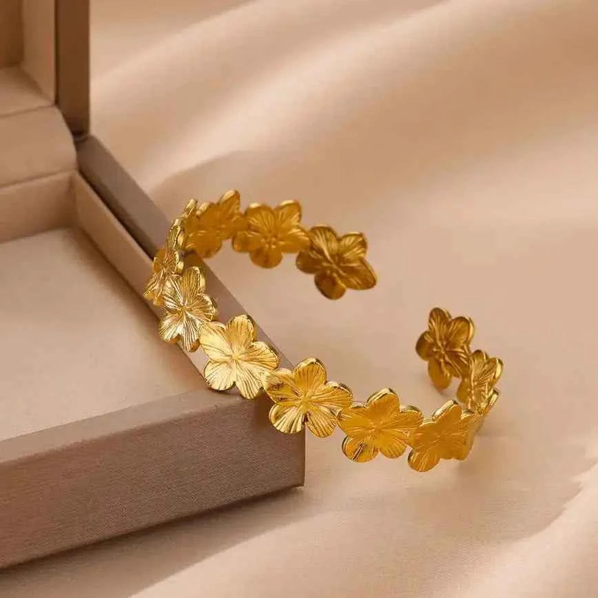 Vintage Flower Bangles For Women Gold Color Stainless Steel Flower Bangles Bracelets Femme Jewelry Party Gift pulseras